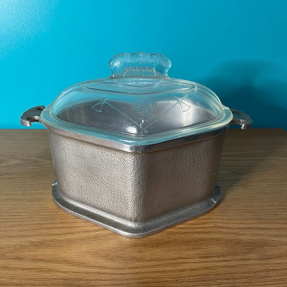 Vintage - GUARDIAN SERVICE ALUMINUM HEART SHAPED POT WITH GLASS LID